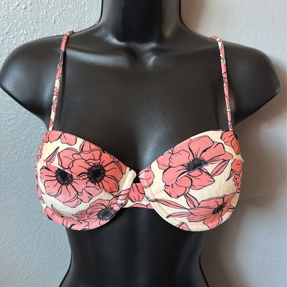 Triangl Velvet bra style with cheeky bottom swimsuit set. - Picture 5 of 14